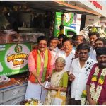 மலிவு விலை உணவகம்! மதுரையின் ‘அட்சய பாத்திரம்’ Dr.சரவணன்!