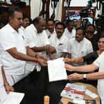 இணைந்த அணிகள்! தனித்து விடப்பட்ட சி.வி.சண்முகம்!